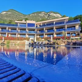 Aparthotel Malga، فندق في كالدورا