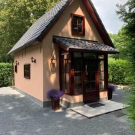 Romantisch Gastenverblijf 'Het Vogelhuisje', Hotel in Lunteren