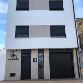Hostal León, hotel en Torreorgaz