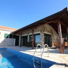 VILA SELLISTA WITH POOL and SPECTACULAR SEAVEIW