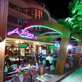 La Piazza Family Hotel