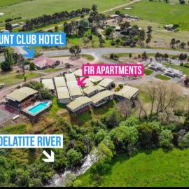 Netflix Studio #5 │ King+Bunks │ Pool & Bus Buller: Merrijig şehrinde bir otel