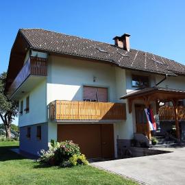 Hiša na Vrtu, hotel a Šenčur