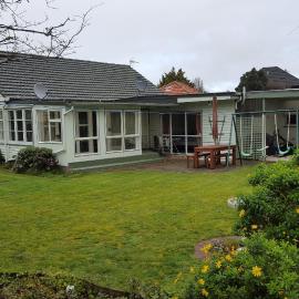 Hidden Gem and Entire Bungalow in Central hutt, hotel in Lower Hutt