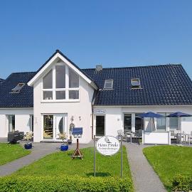 Haus Pirola Bensersiel, hotel a Bensersiel