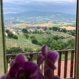 Locazione Turistica Spaccarotella Vista su Gualdo Cattaneo, hotel di Gualdo Cattaneo