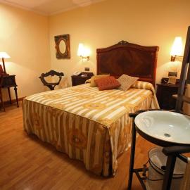 Muñana में, होटल Hotel El Pentágono
