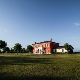 Villa San Pietro, hotel in Desenzano del Garda