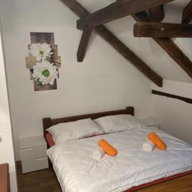 Apartmánový dům 13 Podkroví 2, hotel em Seč