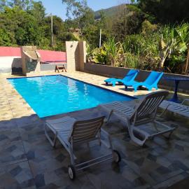 Chácara com piscina área de lazer completa estilo rústico em Socorro, hotel en Socorro