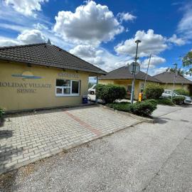 Senec में, होटल Holiday Village Senec