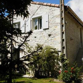 Au pré du Mignon aux portes du Marais Poitevin、Thorignyのホテル