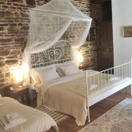 Casa Marta, hotelli kohteessa Bărcuţ