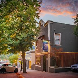 Dancing Bear Inn, hotel en Nelson