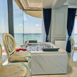 Luxury by the sea, Mamaia, hotel in Năvodari