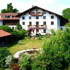 Kötzing am Golfplatz، فندق في شيمينغ