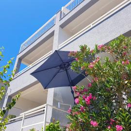 Villa Skalinada with sea view, hotel in Brela