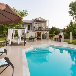 Gyra Villas - Seaview Villa Fivos with private pool