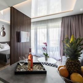 Przice Gardens Apartment with Pool