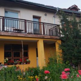 Стаи за гости Шейтанови, hotel u gradu Trŭn