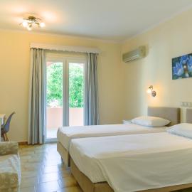 Fulvia Apartments, hotel in Kassiopi