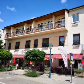 Hotel König Stefan, ξενοδοχείο σε Deutsch Altenburg