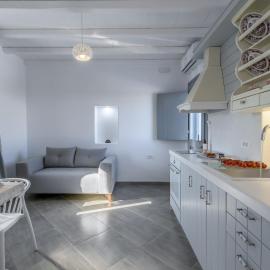 Zeus Suite, hotel di Triovasálos