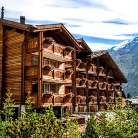 Wellnesshotel Schweizerhof, hotel di Saas-Fee