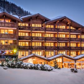 Wellnesshotel Schweizerhof, хотел в Саас-Фее
