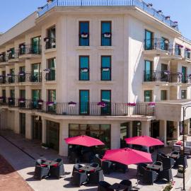 Hotel Mistral, hotel in Baltsjik