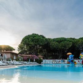 Arcobaleno Village, hotel in Marina di Bibbona