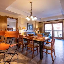 Two Bedroom Condo with a Balcony in Mountaineer Square condo, готель у місті Крестед-Б'ютт