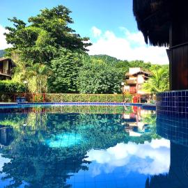 Maresias Canto do Mar 80m da Praia - Piscina Aquecida - Ar Condicionado โรงแรมในมาเรเซียส