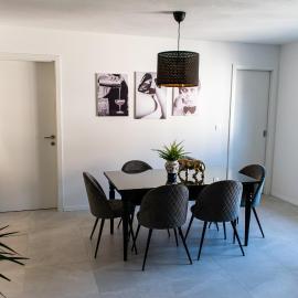Apartmaji na placu, hotel in Renče