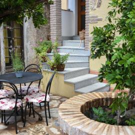 ELBA Borgo di Latrano, Hotel in Magazzini