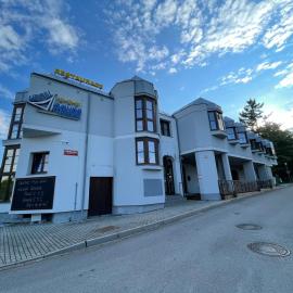 Hotel Laguna & restaurant, ξενοδοχείο στο Τσέσκε Μπουντεγιόβιτσε