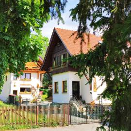 "Haus Ulla", hotel i Bad Blankenburg