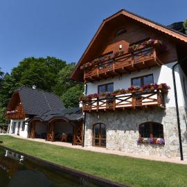Chalupa pod bukom, hotel di Predná Hora