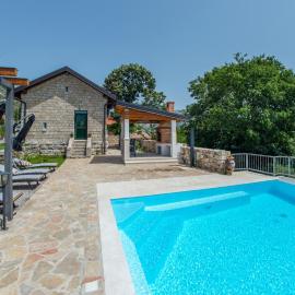 Villa Rosa, hotel Ravnóban