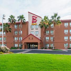 Red Roof Inn PLUS + Phoenix West