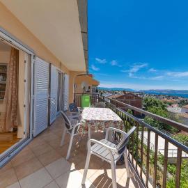 Apartments Nada, hotel in Selce