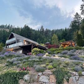 Les Chambres Roses: West Kelowna şehrinde bir otel