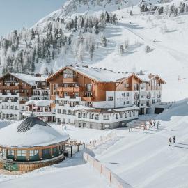 Superior Hotel Schneider Ski-in & Ski-out – hotel w mieście Obertauern