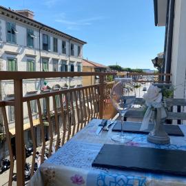 Appartamento nel cuore di Viareggio، فندق في فياريجيو