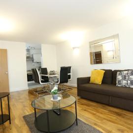 Lovely View 2 beds 2 bath Apartment, London, hotel din North Woolwich