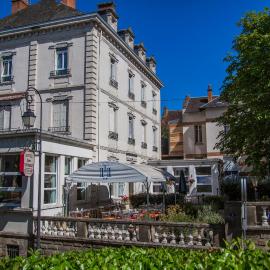 Viesnīca Hôtel des Thermes pilsētā Bourbon-lʼArchambault