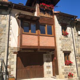 Apartamentos El Puente, hotel in Camaleño