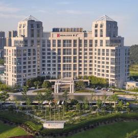 HUALUXE Ningbo Harbor City, hotel v destinácii Ningbo