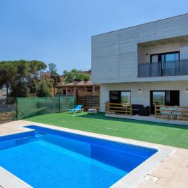 Hauzify I Villa Velaz