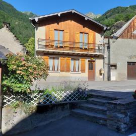 Maison des trois ormeaux, hotel in Cier-de-Luchon